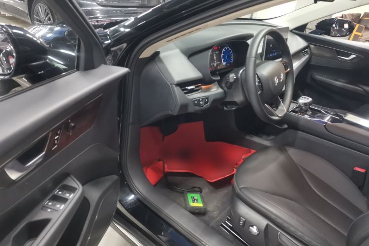 Used Hongqi E-QM5 2021 Charging Version Flagship Edition Driver Seat