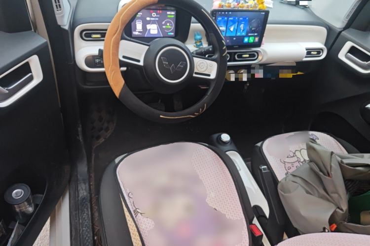 Used Wuling Hongguang MINIEV 2024 3rd Generation 215km Youth Edition Center Console