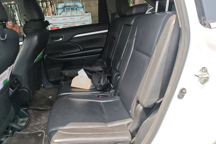 Used Toyota Highlander 2017 2.0T Four-Wheel Drive Luxury Edition 7 Seats