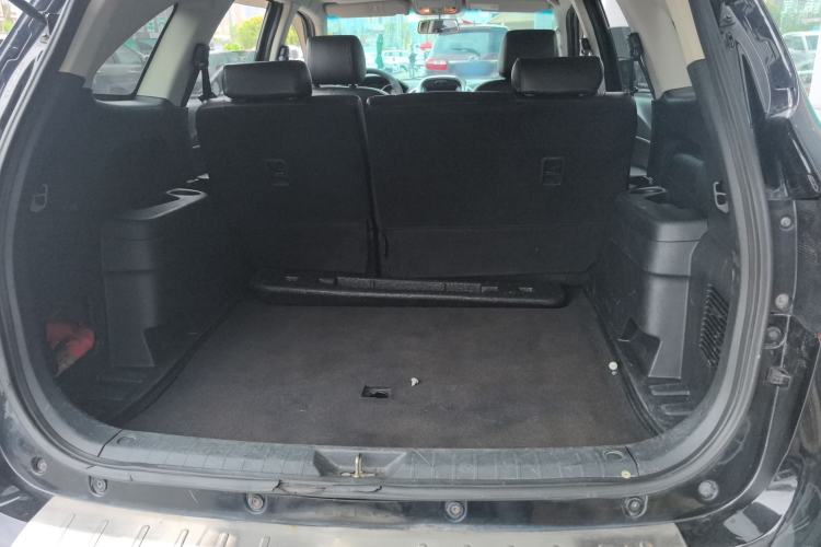 Used JMC Yusheng S350 2014 2.4T Automatic 2WD Diesel Luxury Version with Sunroof 5 Seats