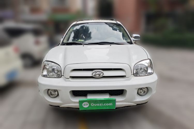 Used Huatai Santa Fe Classic 2011 2.0L Gasoline Manual Two-Wheel Drive Luxury Version Front