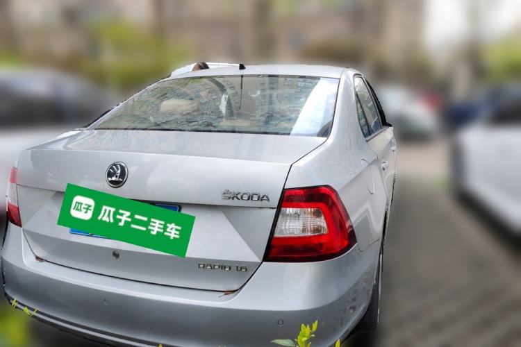 Used Skoda Rapid 2013 1.6L Manual Smart Selection Model
