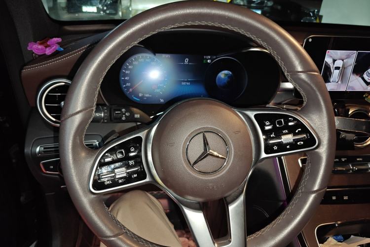 Used Mercedes-Benz GLC 2020 Facelift GLC 260 L 4MATIC Luxury Edition Steering Wheel