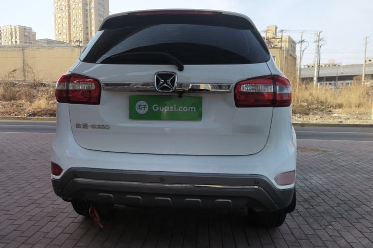 Used JMC Yusheng S350 2013 2.4T Automatic 2WD Diesel Luxury Edition 5 Seats
