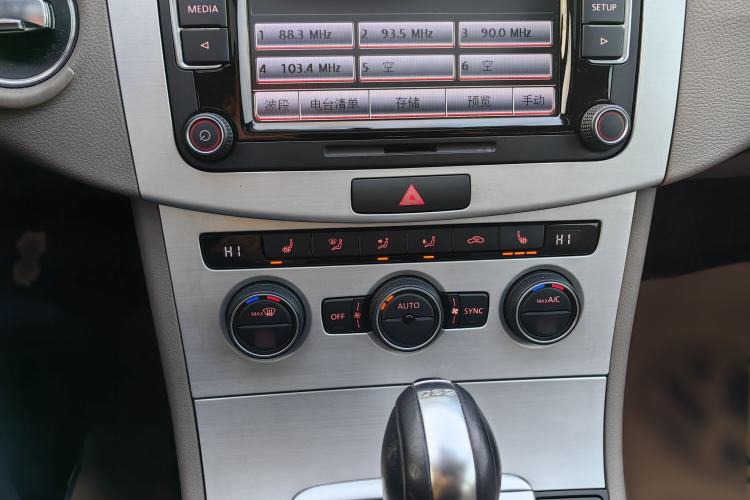 Used Volkswagen Magotan 2015 1.8TSI Luxury Model
