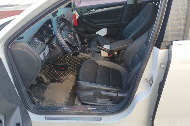 Used Volkswagen Sagitar 2018 1.6L Manual Comfort Model Left Front Seat