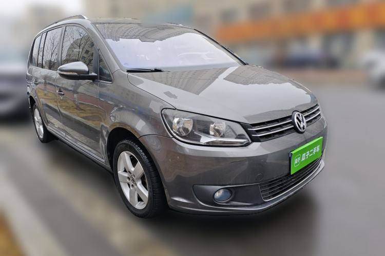 Used Volkswagen Touran 2013 1.4T Manual Comfort Edition 5-Seater Front Right 45 Deg