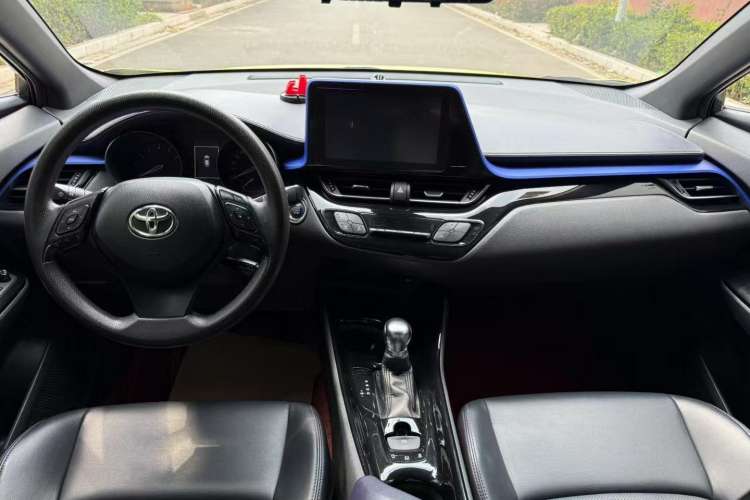 Used Toyota C-HR 2020 2.0L Leading Edition Interior 1