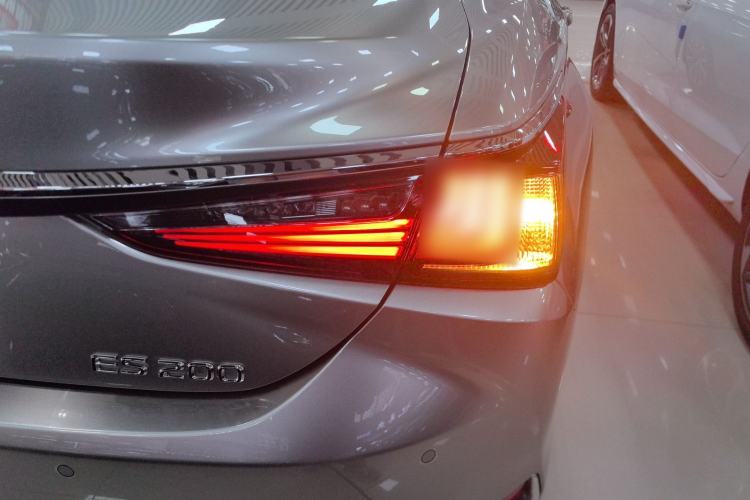 Used Lexus ES 2023 200 Excellence Edition
