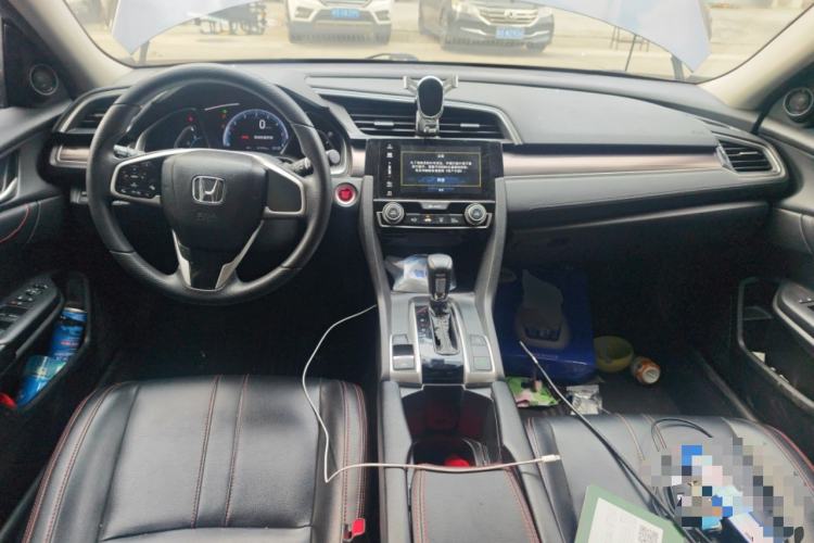 Used Honda Civic 2019 220TURBO CVT Dynamic Edition China VI Center Console