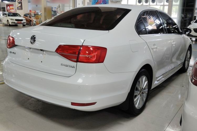 Used Volkswagen Sagitar 2015 1.6L Automatic Comfort Model Rear Right 45 Deg