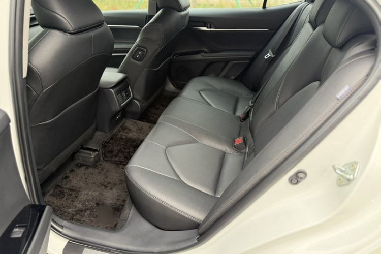 Used Toyota Camry 2023 2.0G Luxury Edition Interior 2