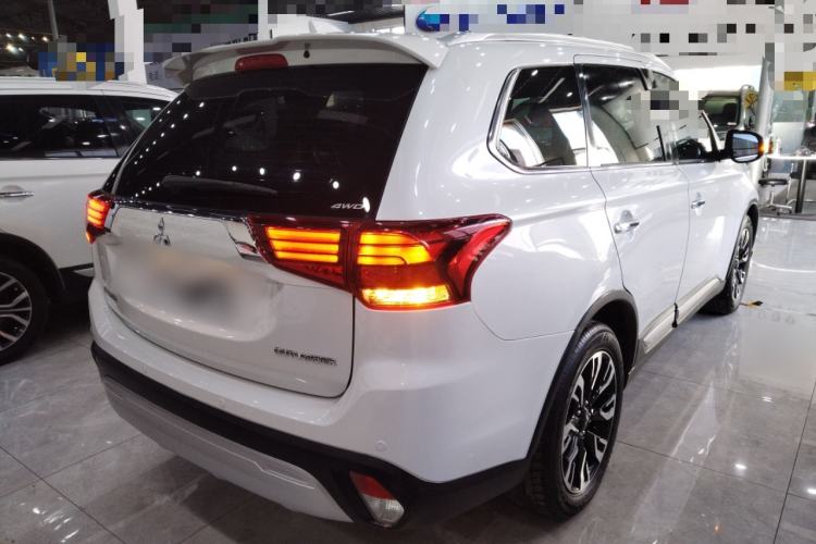 Used Mitsubishi Outlander 2020 2.4L 4x4 Zhi Xiang Edition 5 Seats