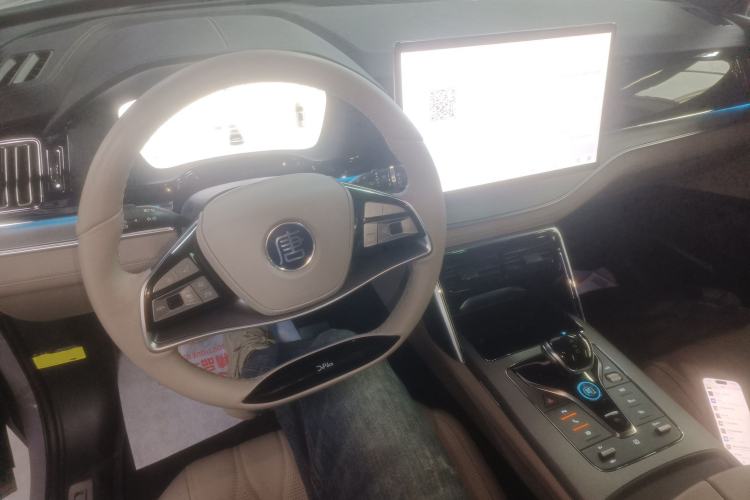 Used BYD Tang New Energy 2025 DM-i 115KM Prestige Model Center Console
