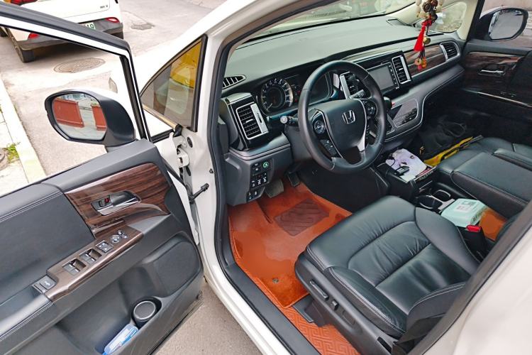 Used Honda Elysion 2016 2.4L Supreme Edition Driver Seat