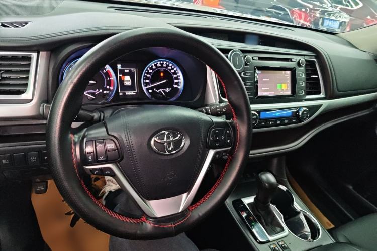 Used Toyota Highlander 2018 2.0T Four-Wheel Drive Luxury Version 7 Seats China VI Standard
