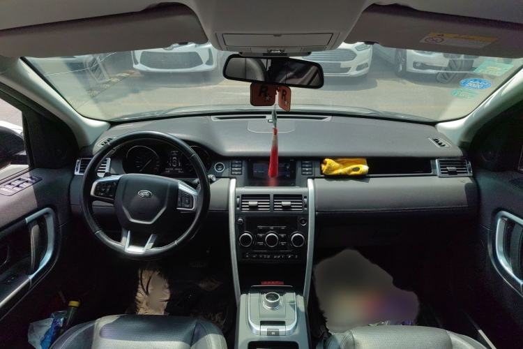 Used Land Rover Discovery Sport 2016 2.0T SE Interior 2