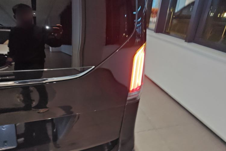 Used Mercedes-Benz V-Class 2024 V 300 L Long Wheelbase Prestige Edition Right Rear Taillight