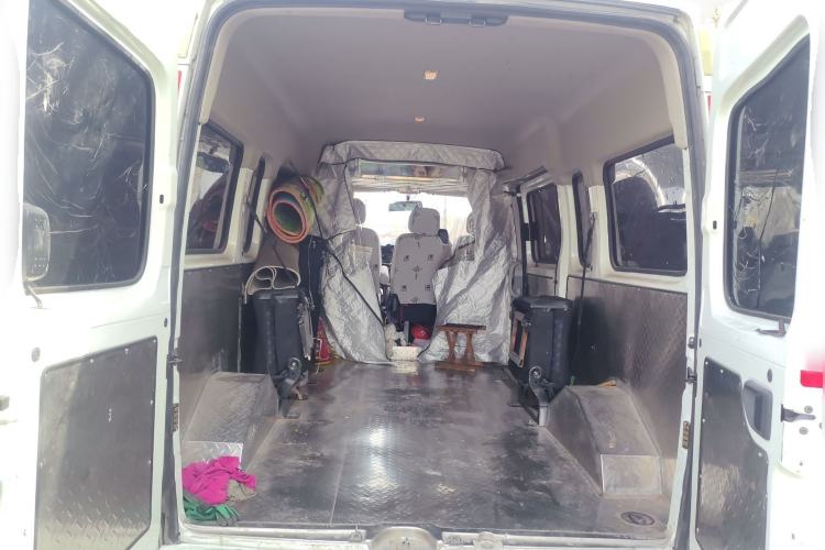 Used SAIC MAXUS Xintu V80 2021 2.0T Manual Classic Aoyuntong 127 PS Mid-axle Mid-roof 6/7/8/9-Seater
