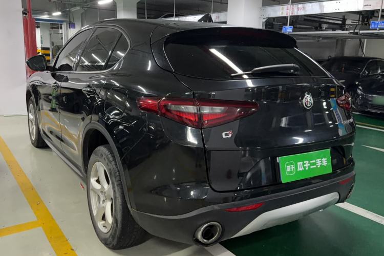 Used Alfa Romeo Stelvio 2017 2.0T 200HP Elite Edition Exterior 1