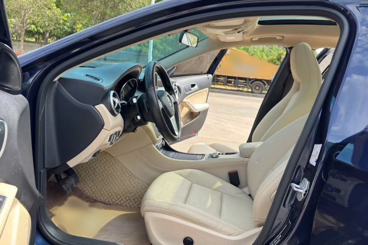 Used Mercedes-Benz GLA 2015 GLA 200 Sport Edition Interior 3