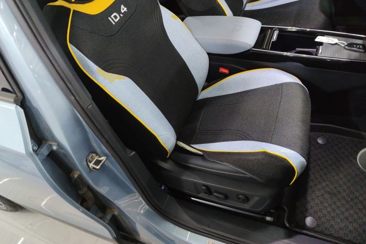 Used Volkswagen ID.4 X 2022 Pure Long-Range Version Right Front Seat