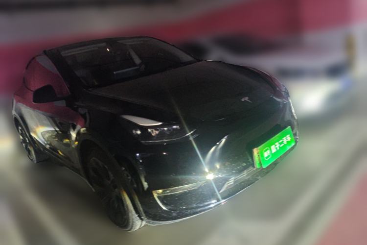 Used Tesla Model Y 2021 Standard Range Rear-Wheel Drive Version Front Right 45 Deg