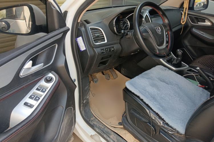 Used Baojun 560 2015 1.8L manual Comfort trim level
