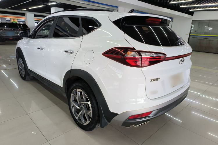 Used Hyundai Tucson 2019 280TGDi Dual-Clutch Two-Wheel Drive Fashion Edition China VI Standard
