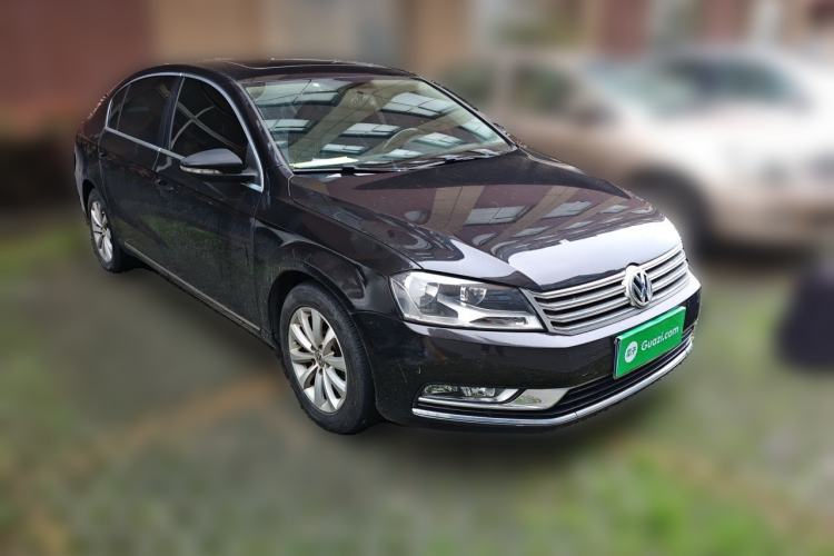 Used Volkswagen Magotan 2015 1.8TSI Advanced Model Front Right 45 Deg