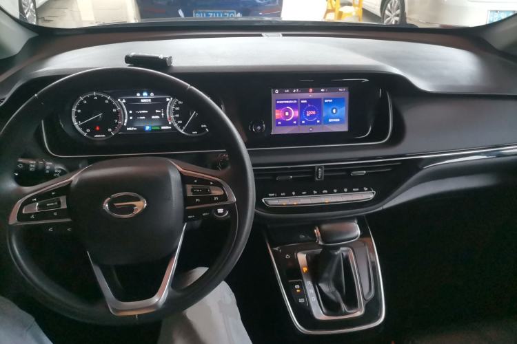 Used GAC Trumpchi M6 2021 270T DCT Luxury Edition (7 Seats) Center Console