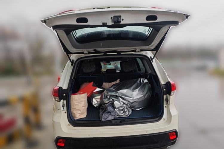 Used Toyota Highlander 2018 2.0T Four-Wheel Drive Luxury Edition 7 Seats China V Emission Standard