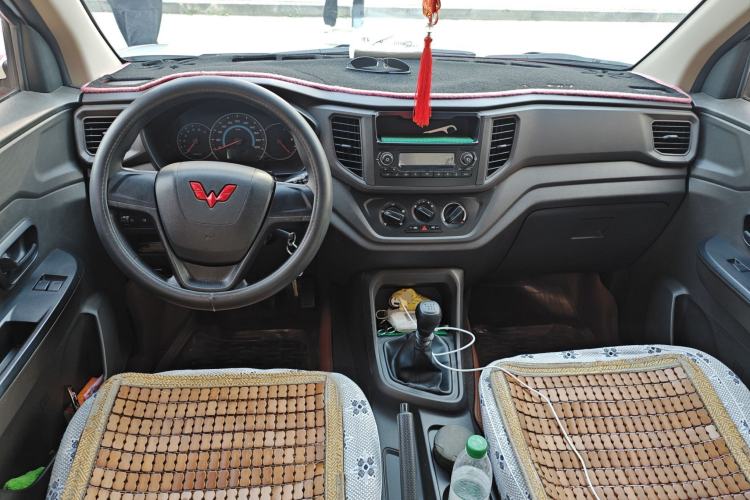Used Wuling Hongguang V 2021 1.5L Enjoyment Edition LAR
