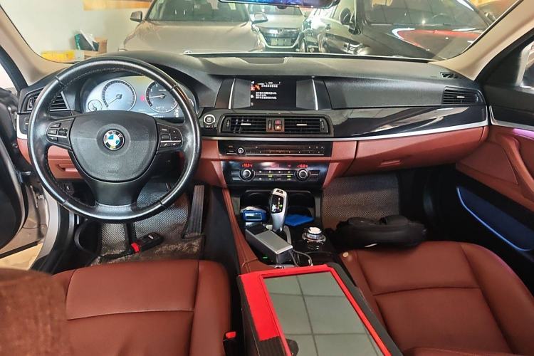 Used BMW 5 Series 2014 520Li Elegant Model
