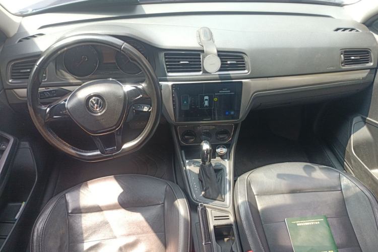 Used Volkswagen Gran Lavida 2015 1.6L Automatic Comfort Edition
