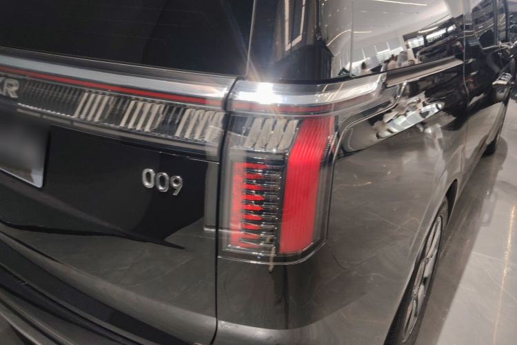 Used Zeekr 009 2022 WE Edition Exterior 3