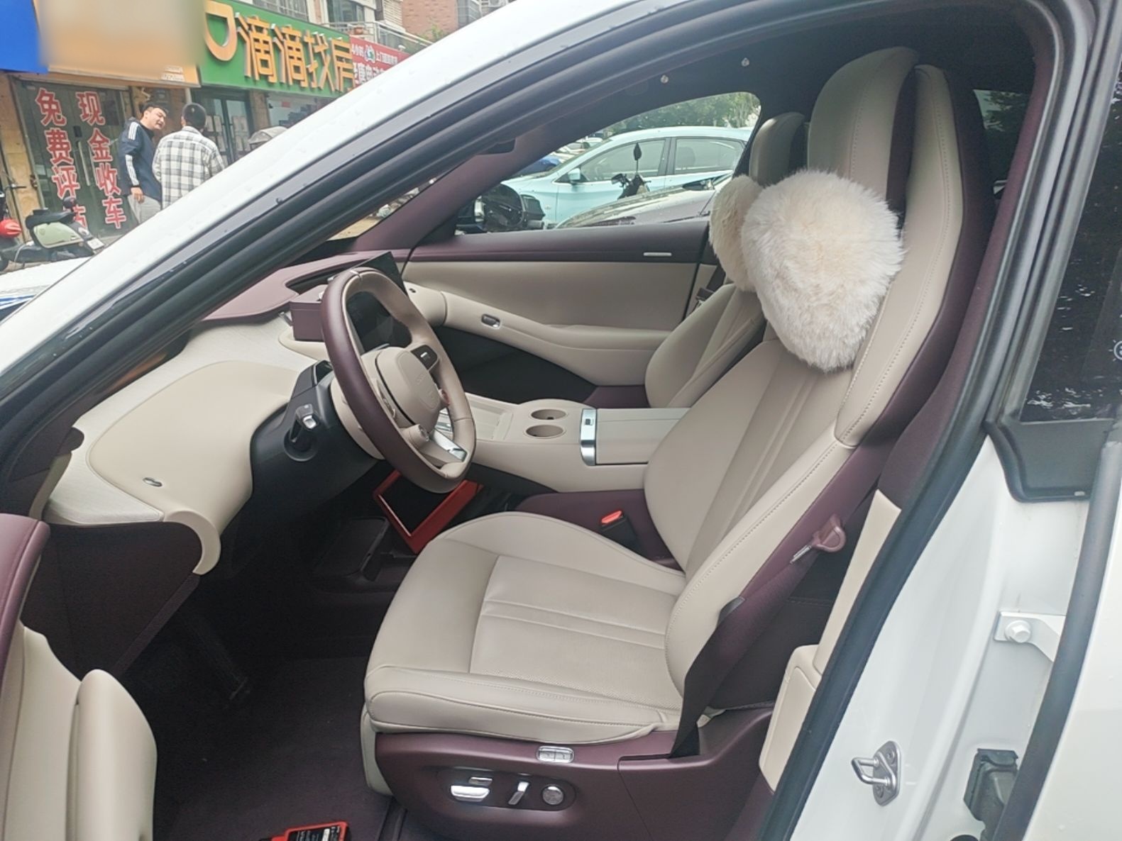 Xiaomi Auto YU7 2025 Ultra-Long Range All-Wheel Drive Pro Version — снимка 17