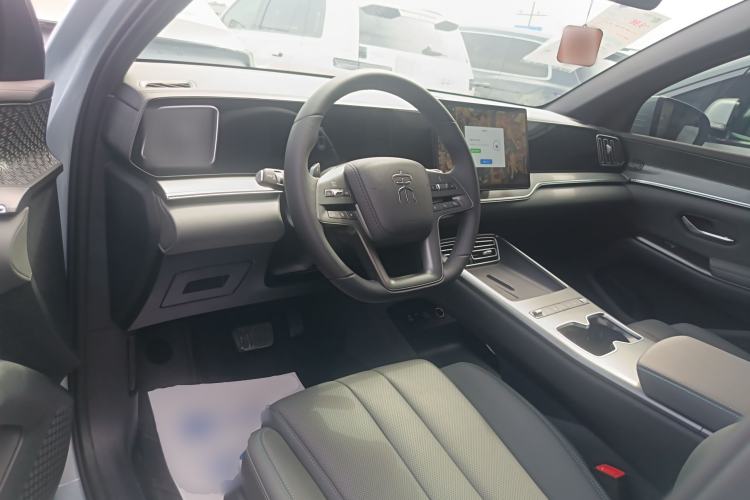 Used BYD Song Pro New Energy 2026 Model DM-i 133KM Superior Version Center Console