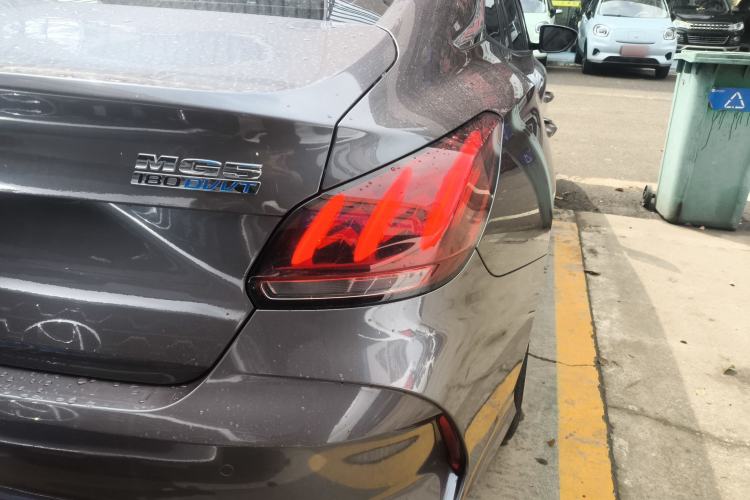 Used MG 5 2021 180 DVVT CVT Youth Luxury Edition
