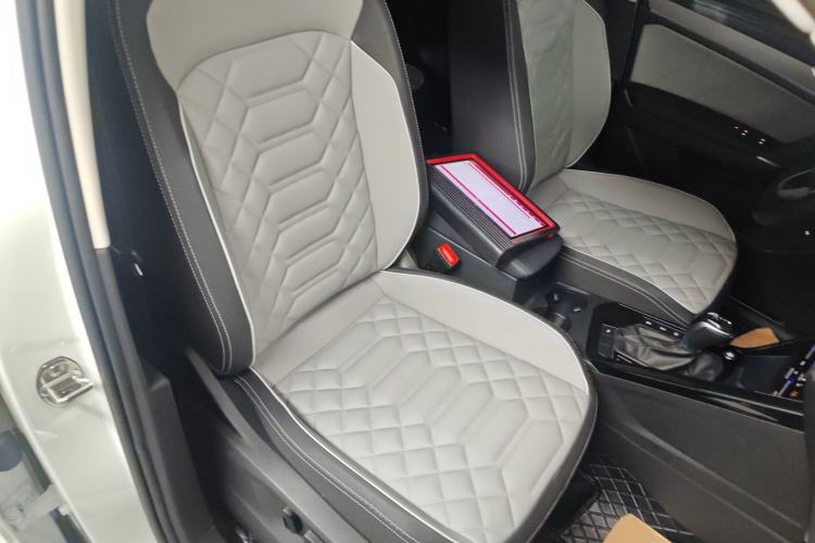 Used Volkswagen Tayron 2023 280TSI Two-Wheel-Drive Luxury Plus Advanced Version Right Front Seat