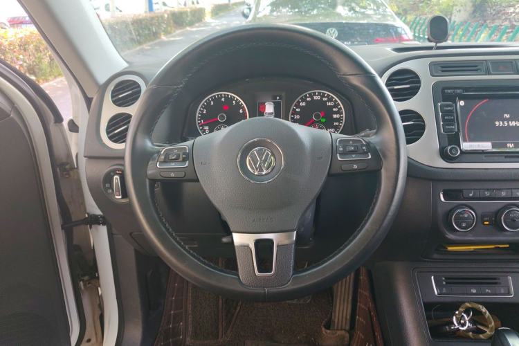 Used Volkswagen Tiguan 2015 2.0 TSI Automatic All-Wheel Drive Flagship Edition