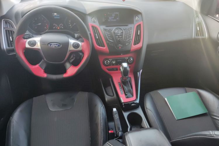 Used Ford Focus 2012 Hatchback 1.6L Automatic Fashion Edition
