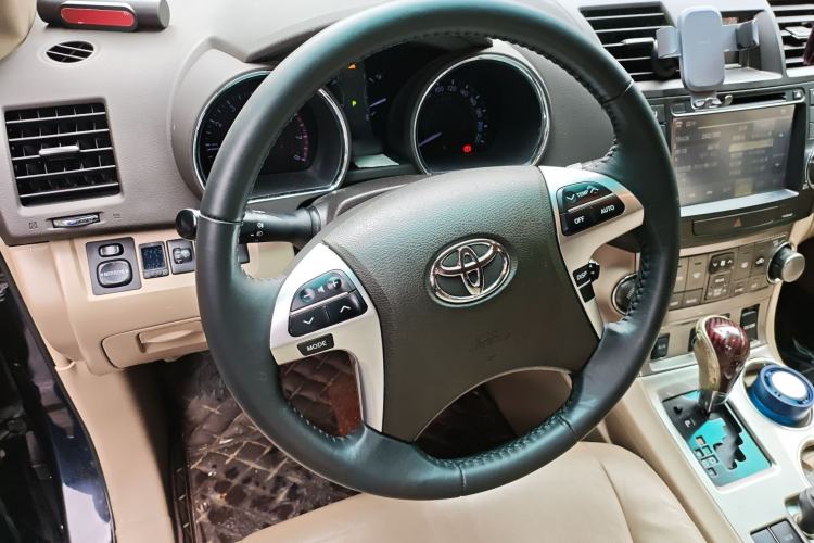 Used Toyota Highlander 2012 2.7L Two-Wheel Drive 7-Seater Luxury Edition