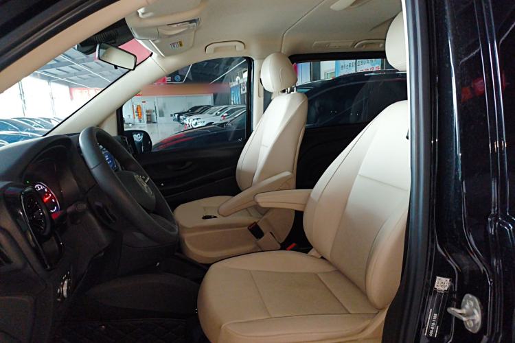 Used Mercedes-Benz Vito 2024 2.0T Elite Version 7 Seats