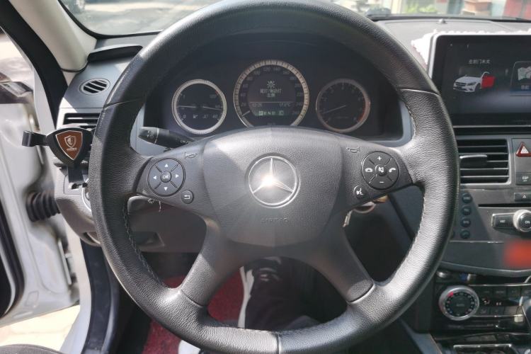 Used Mercedes-Benz C-Class 2010 C 180K Classic model