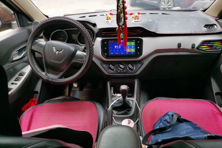 Used Wuling Hongguang 2019 1.5L S Comfort Edition China VI LAR