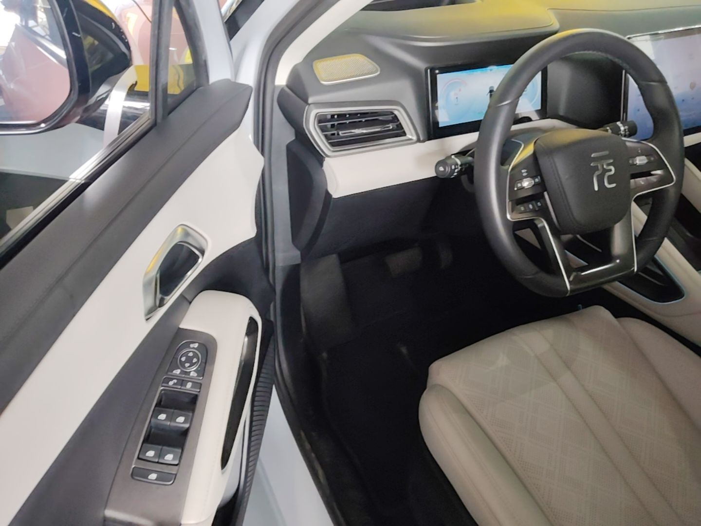 BYD Yuan UP 2024 401KM Beyond Edition — снимка 18