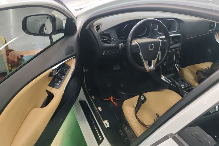 Used Volvo V40 2017 T3 Zhiyi Edition