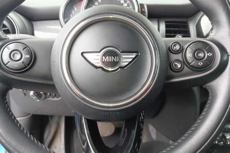 Used MINI MINI 2015 1.5T COOPER Fun Five-Door Edition
