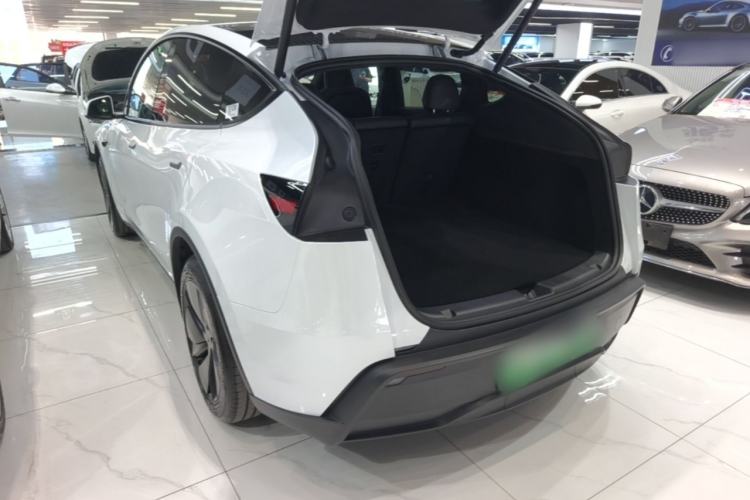 Used Tesla Model Y 2026 Rear-Drive Model

